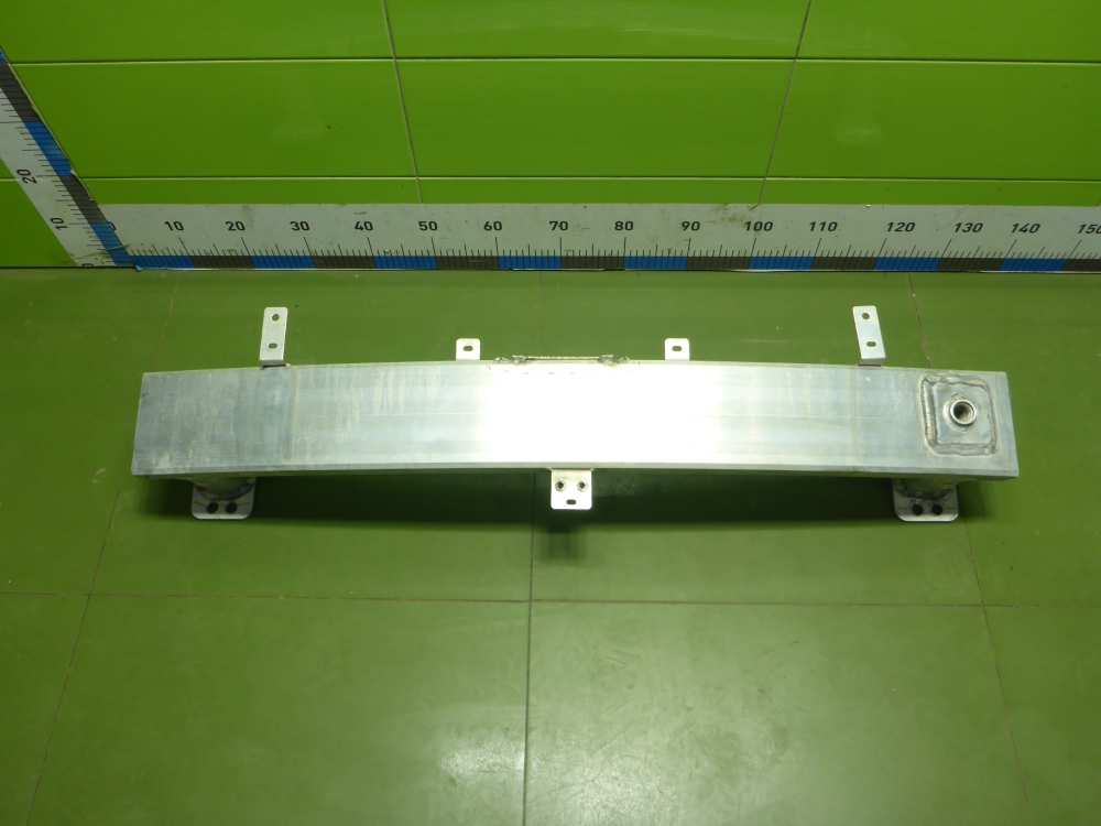 Усилитель переднего бампера