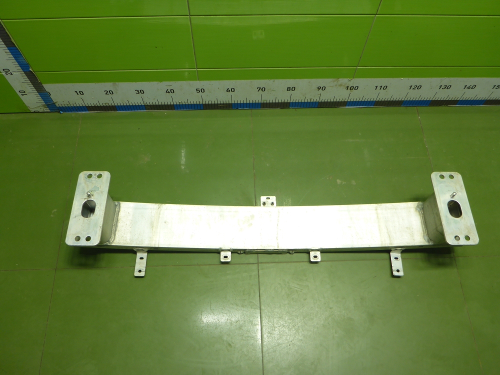 Усилитель переднего бампера