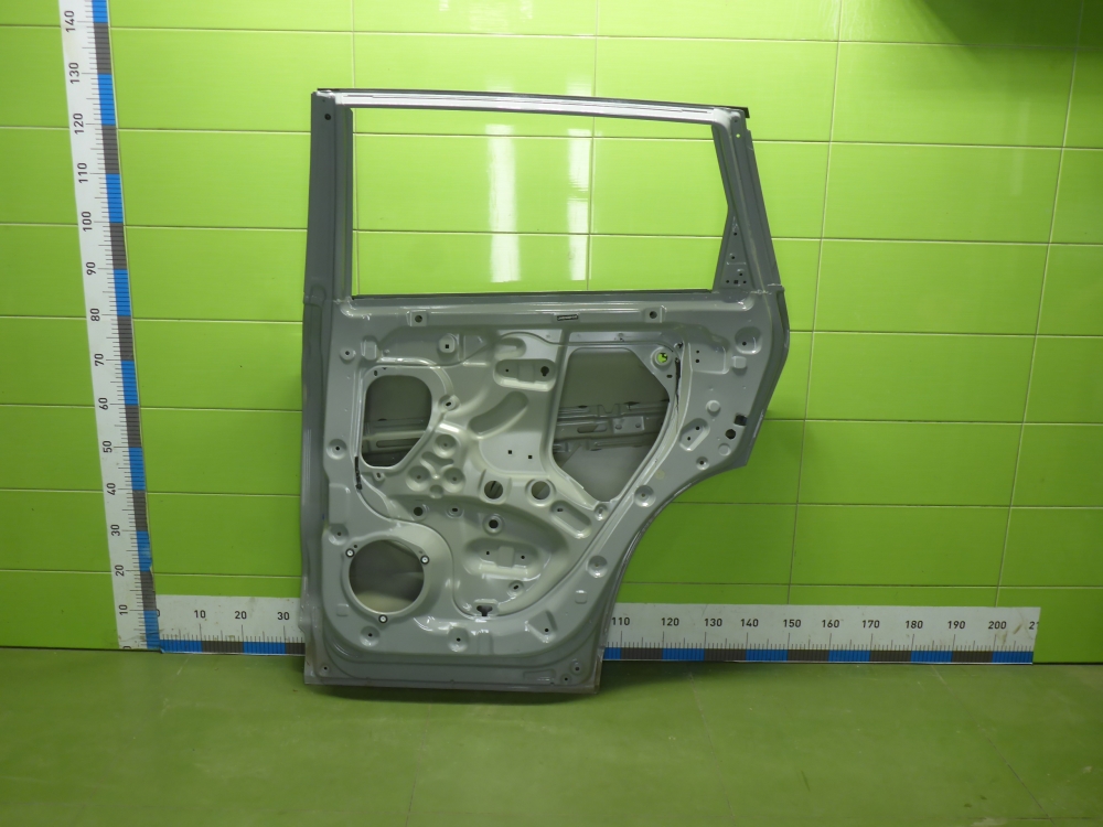 Дверь задняя правая