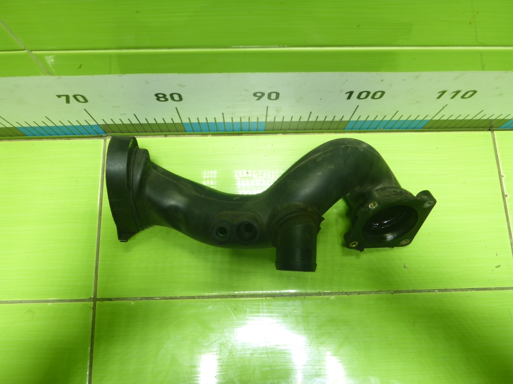 Патрубок воздушного фильтра