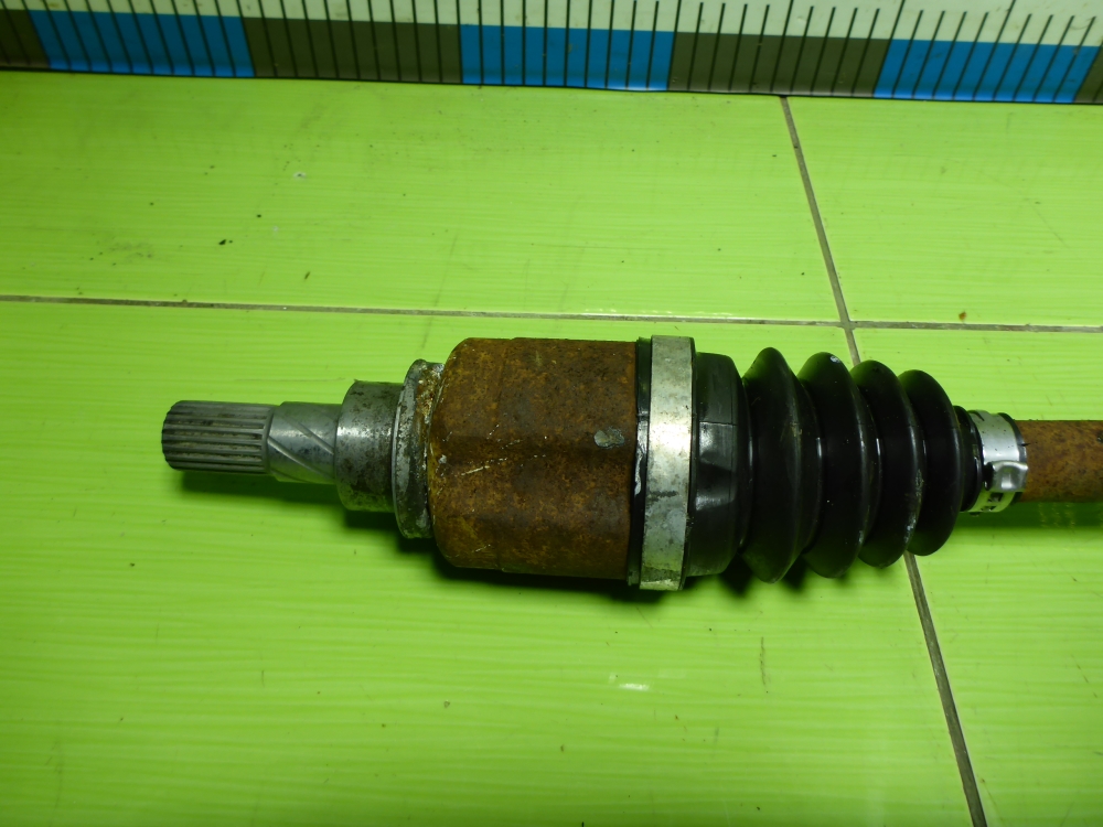 Полуось задняя