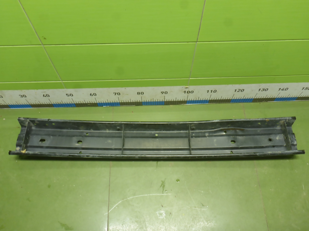Усилитель переднего бампера