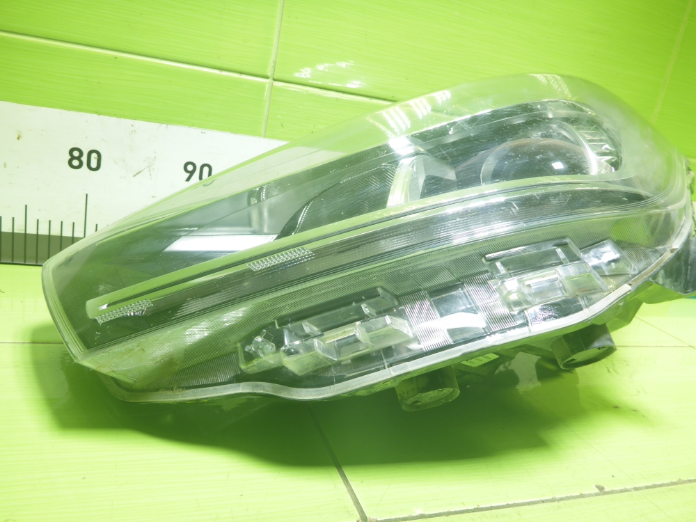Фара левая