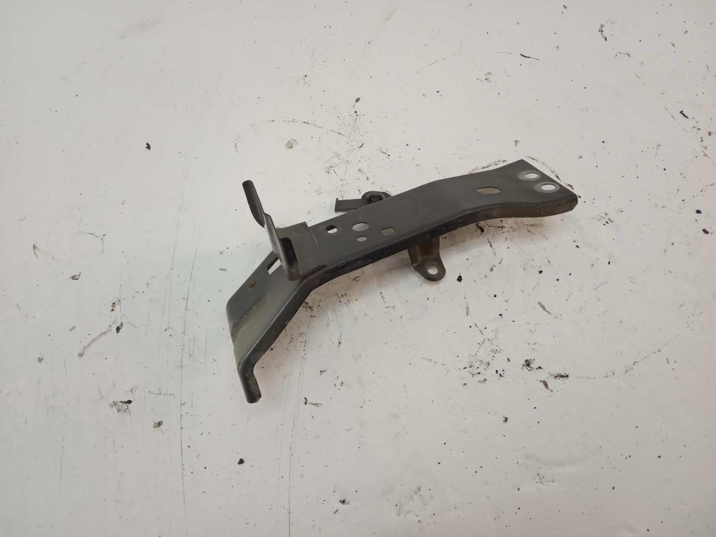 Кронштейн крепления крыла