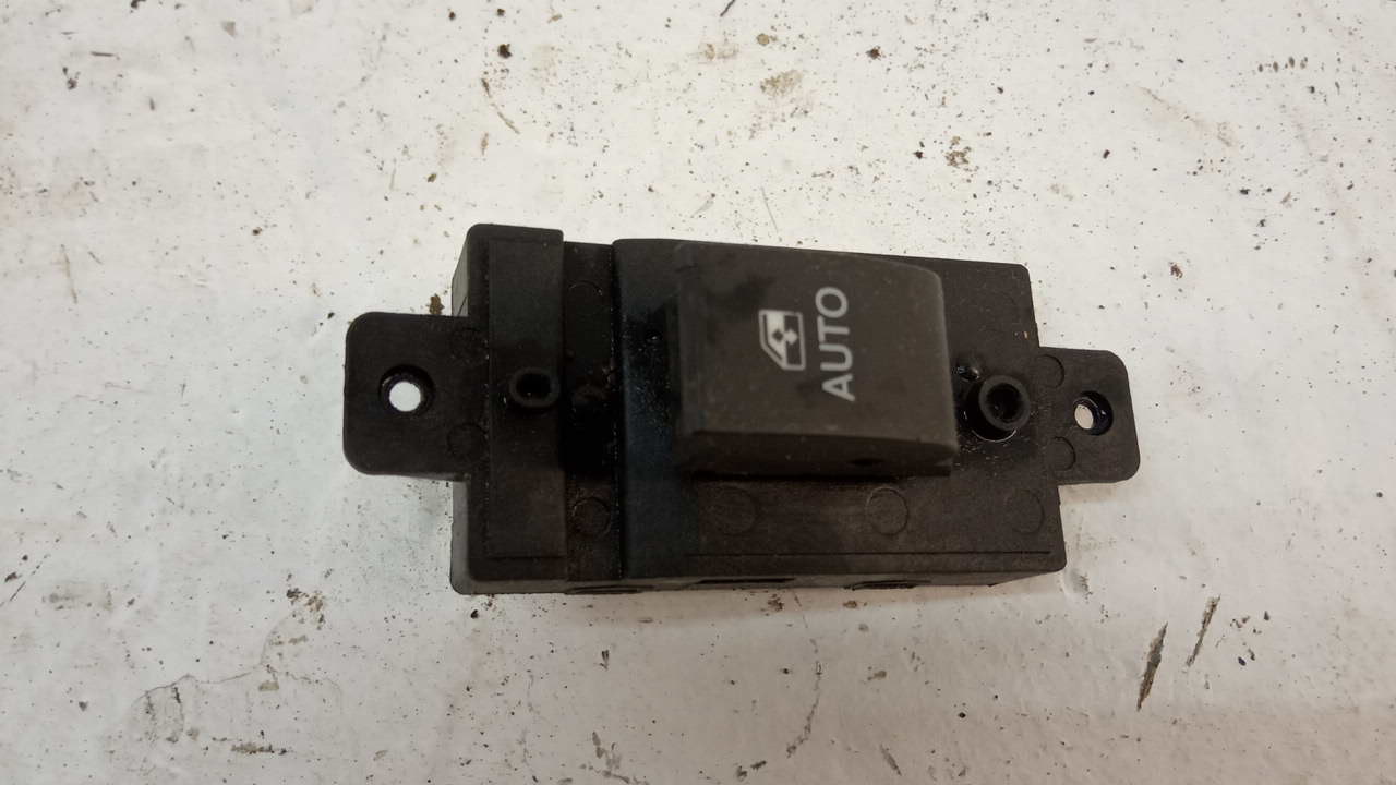 Кнопка стеклоподъемника