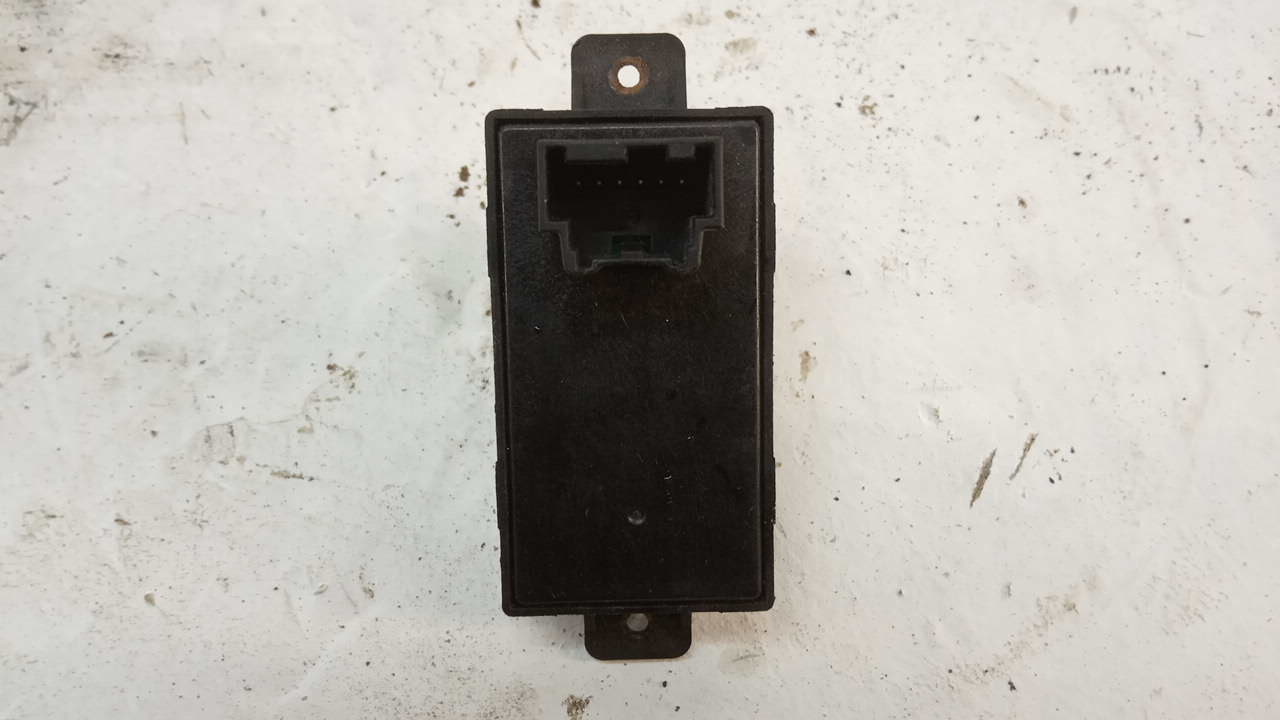 Кнопка стеклоподъемника