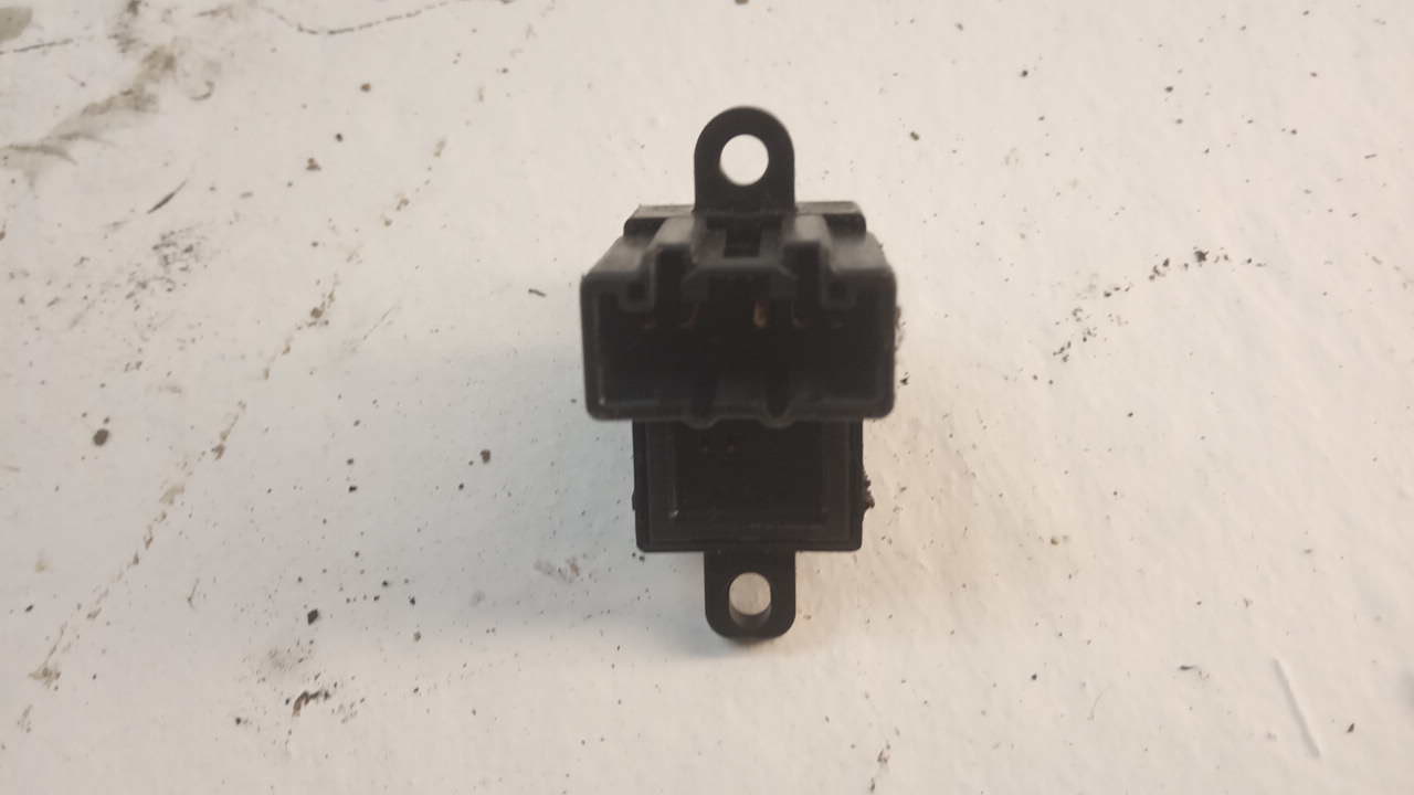 Кнопка стеклоподъемника