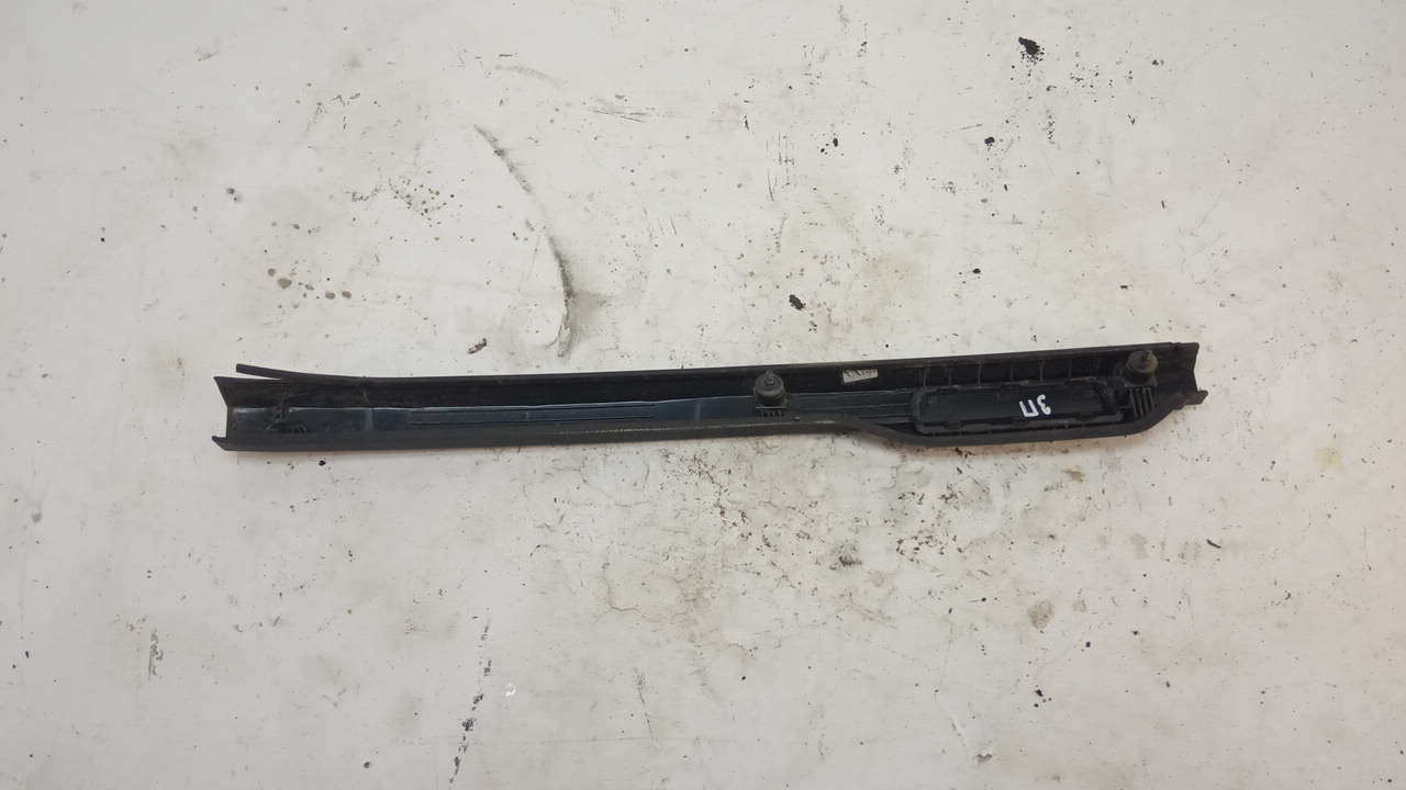 Рейлинг (релинг) правый (планка на крышу)