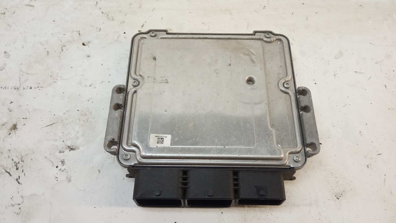 Блок управления двигателем