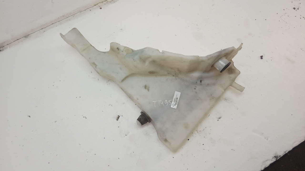 Бачок омывателя лобового стекла