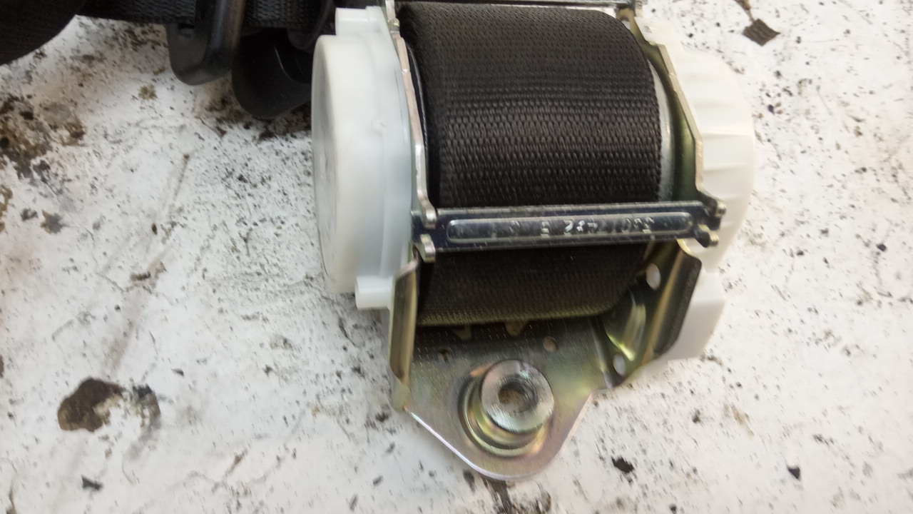 Ремень безопасности с пиропатроном