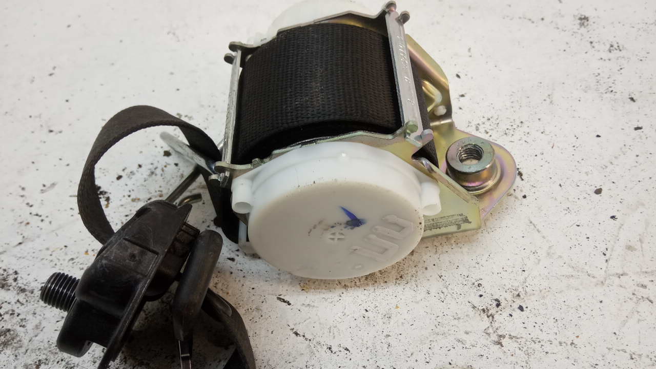 Ремень безопасности с пиропатроном