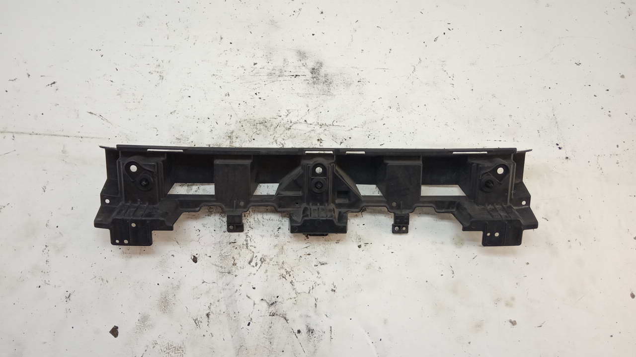 Кронштейн заднего бампера