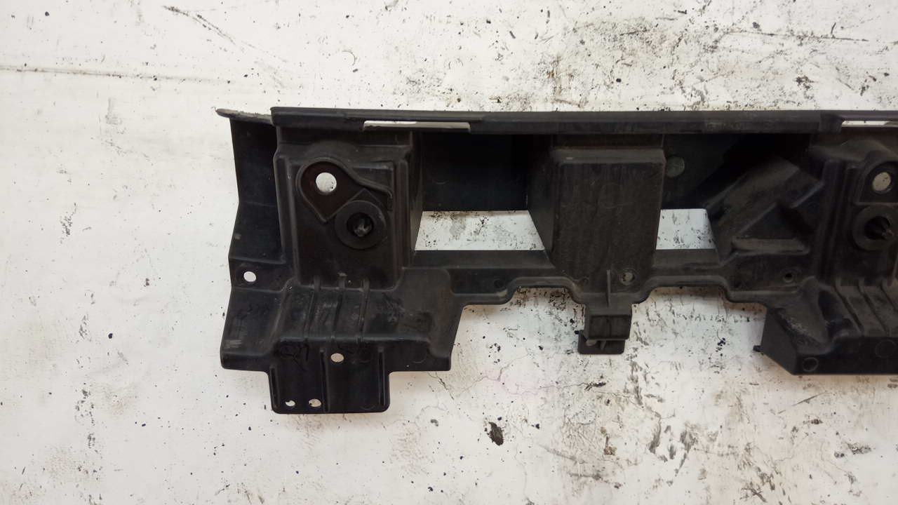 Кронштейн заднего бампера