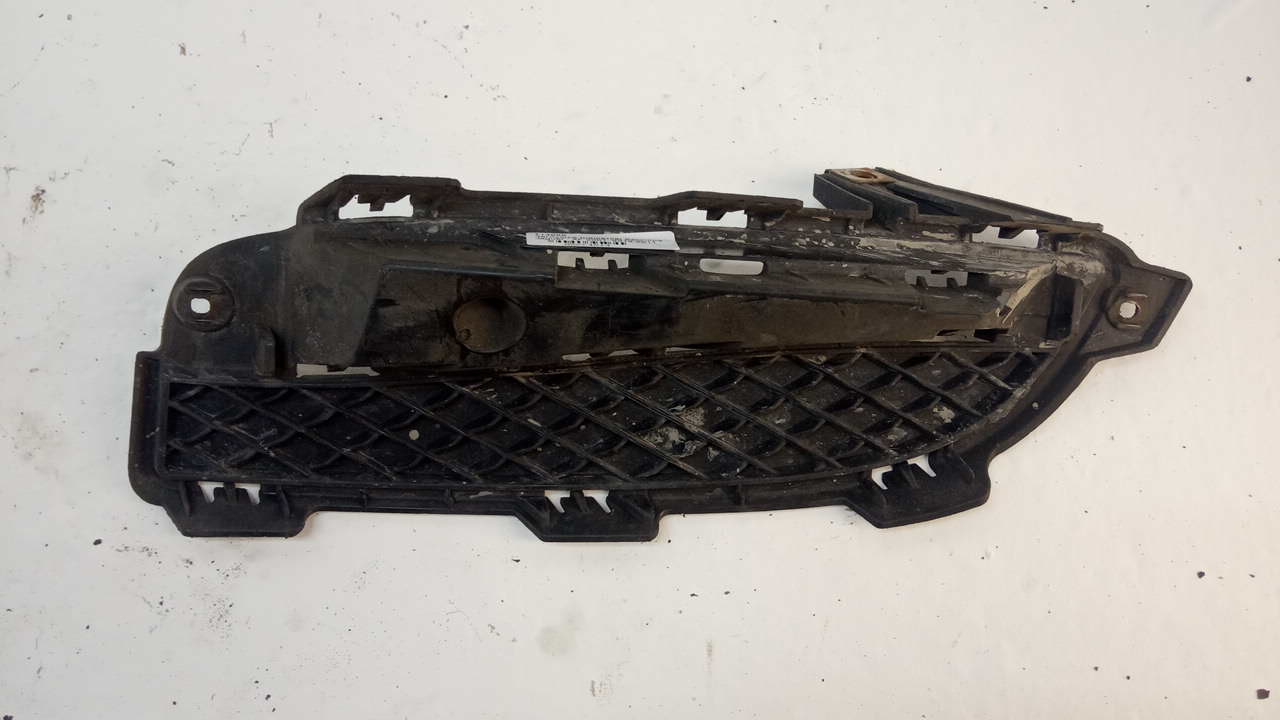 Решетка в бампер левая