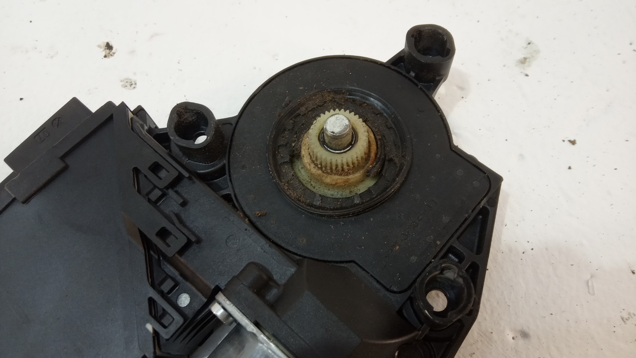 Моторчик стеклоподъемника