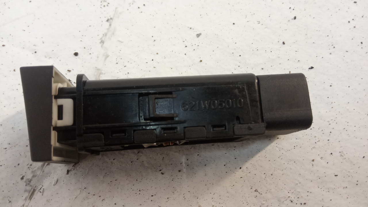 Кнопка света противотуманных фар