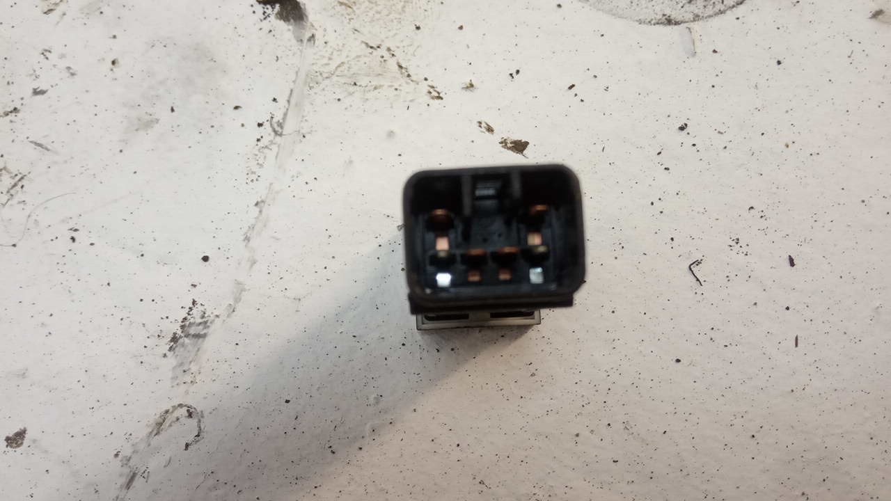 Кнопка света противотуманных фар