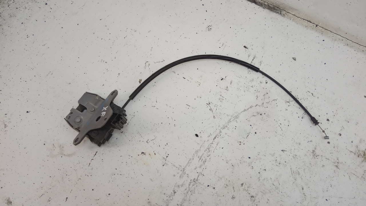 Замок багажника