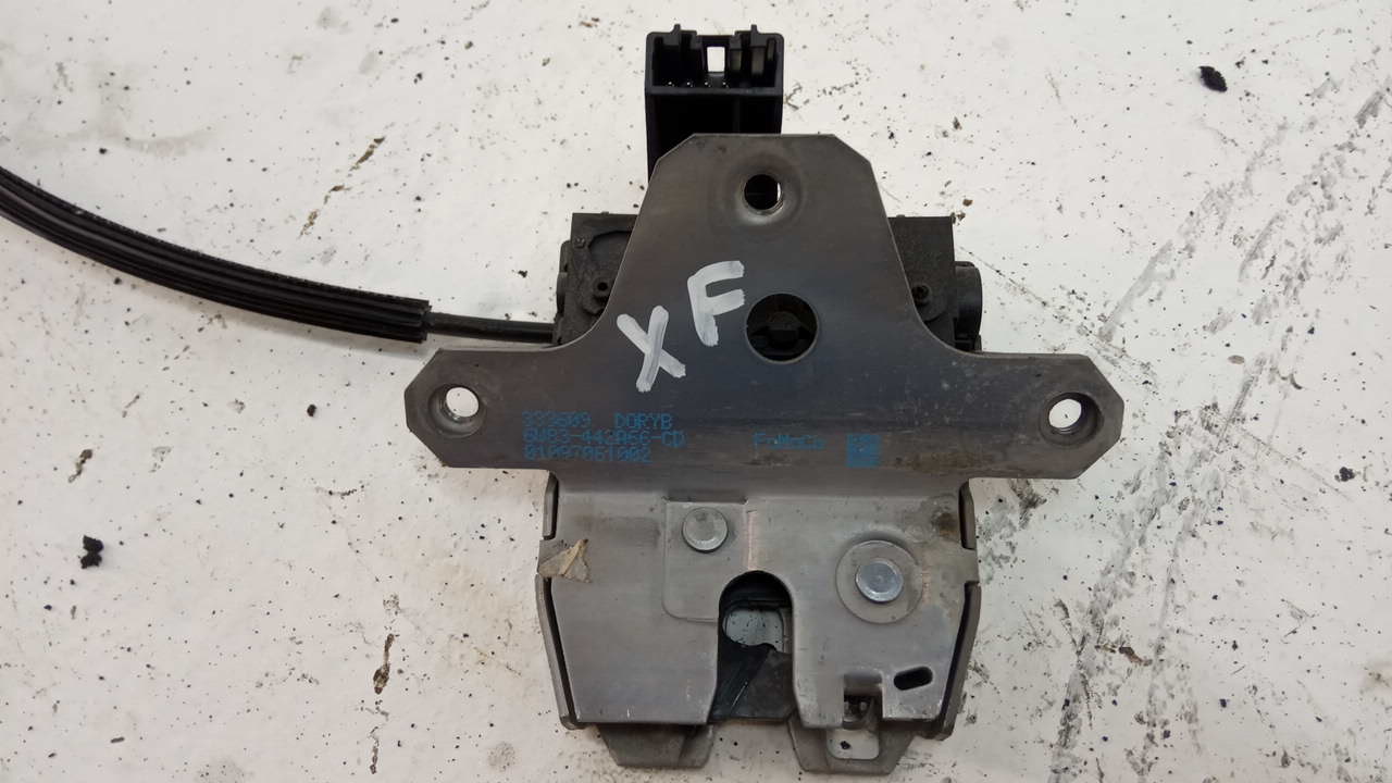 Замок багажника