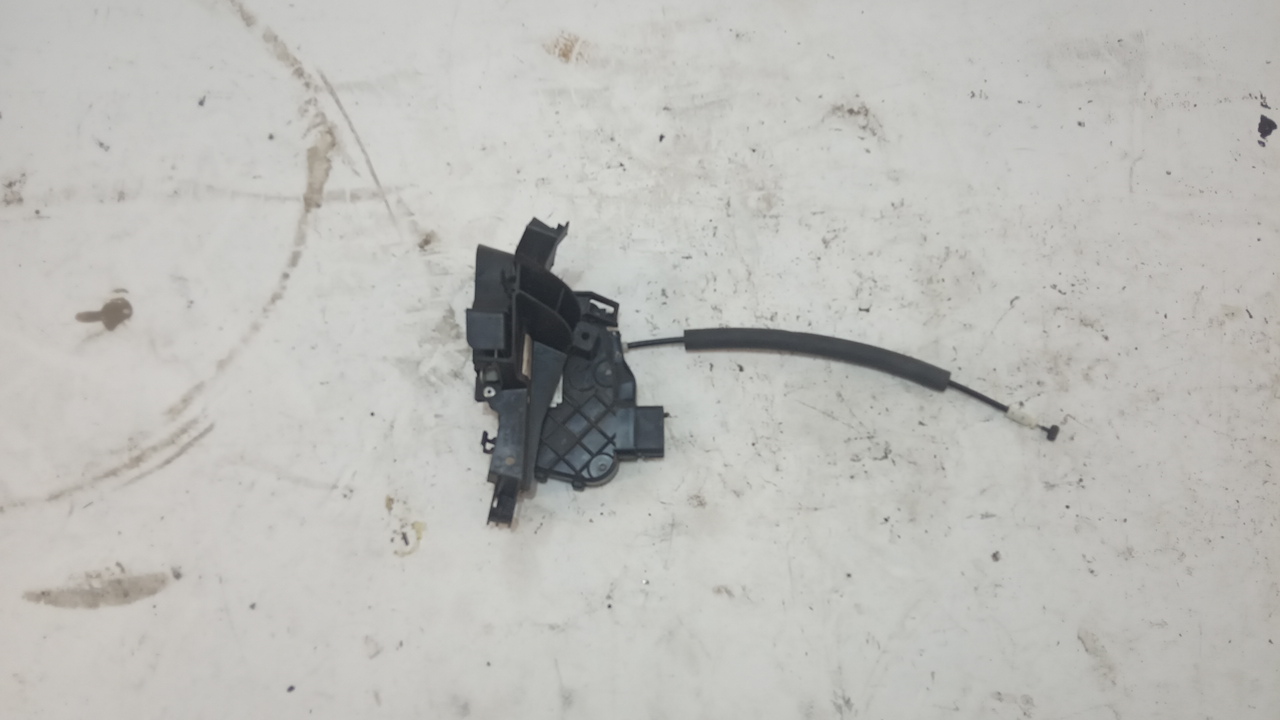 Замок двери задней правой