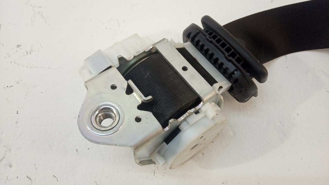 Ремень безопасности с пиропатроном