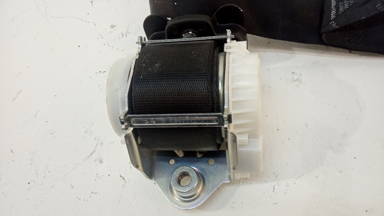 Ремень безопасности с пиропатроном