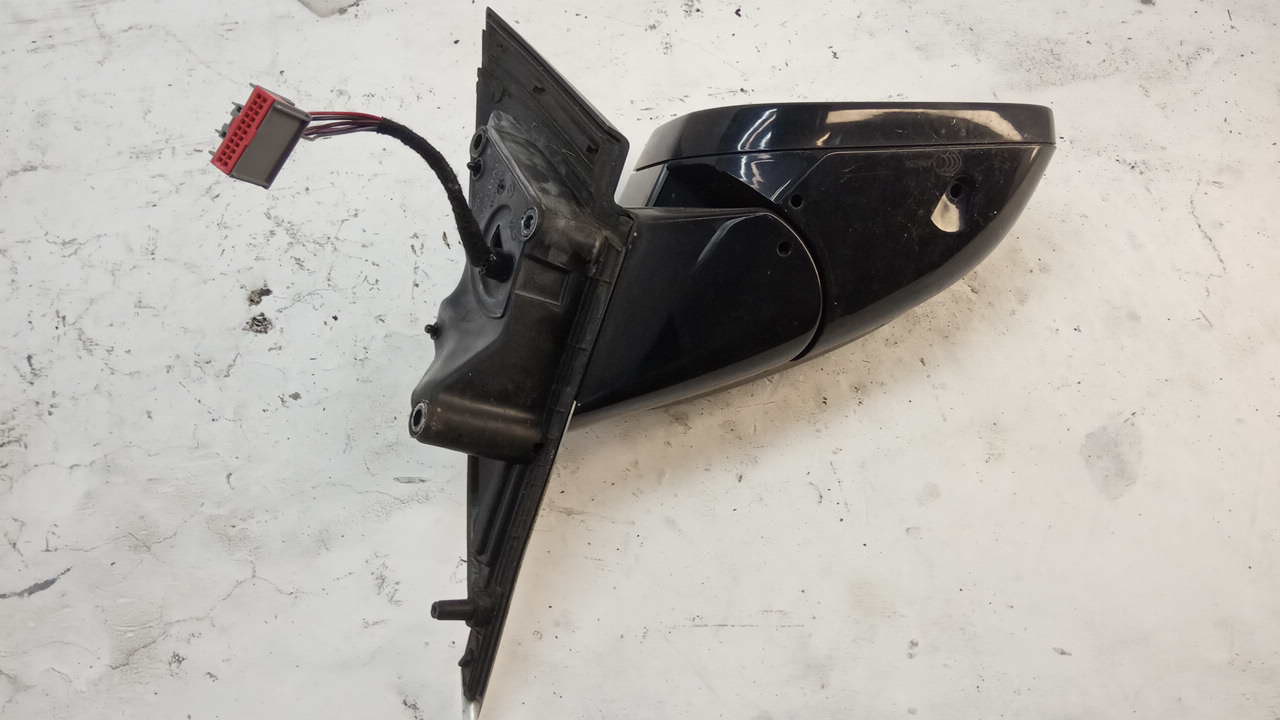 Зеркало правое электрическое