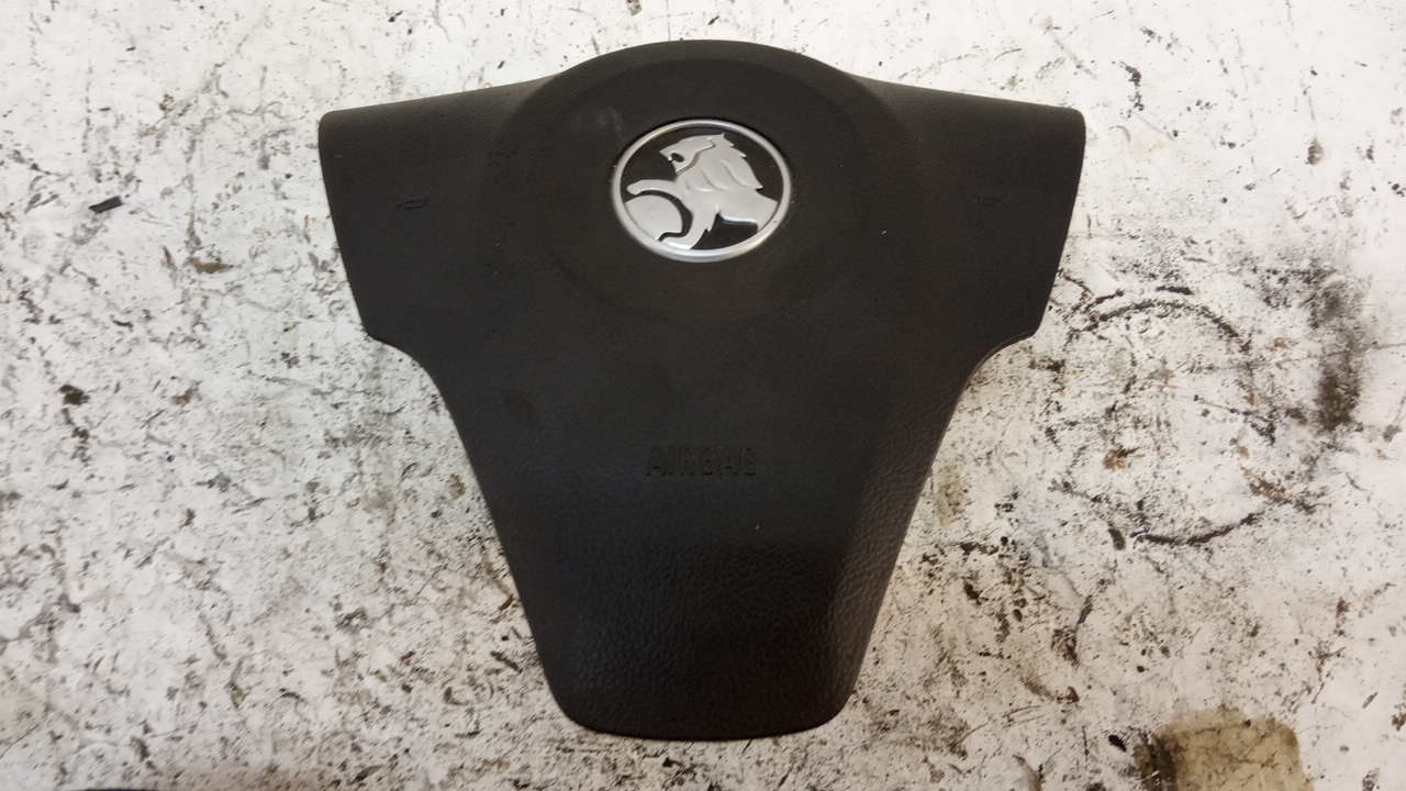 Подушка безопасности в рулевое колесо