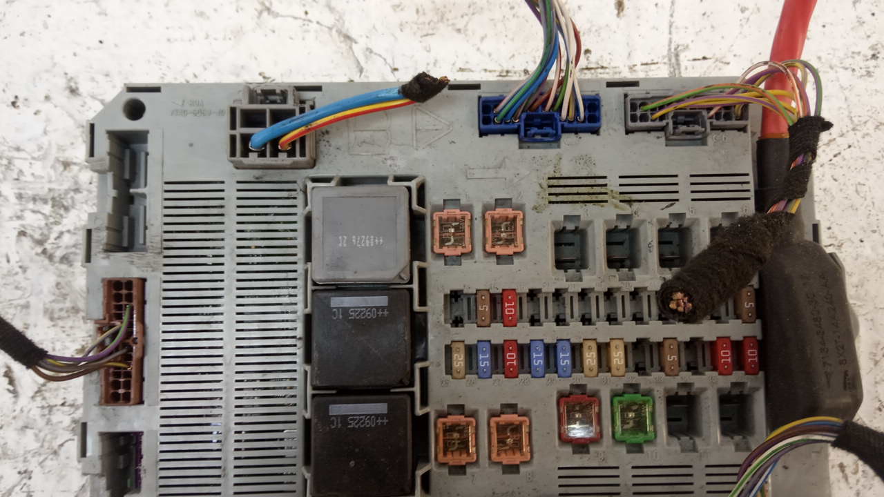 Блок предохранителей