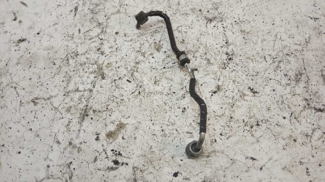 Трубка топливная