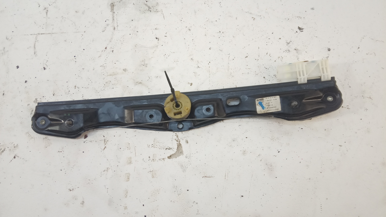 Стеклоподъемник электр. задний правый