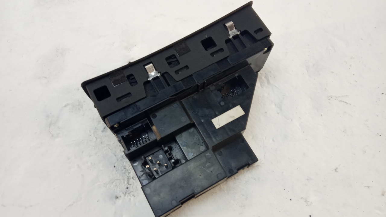 Блок управления стеклоподъемниками