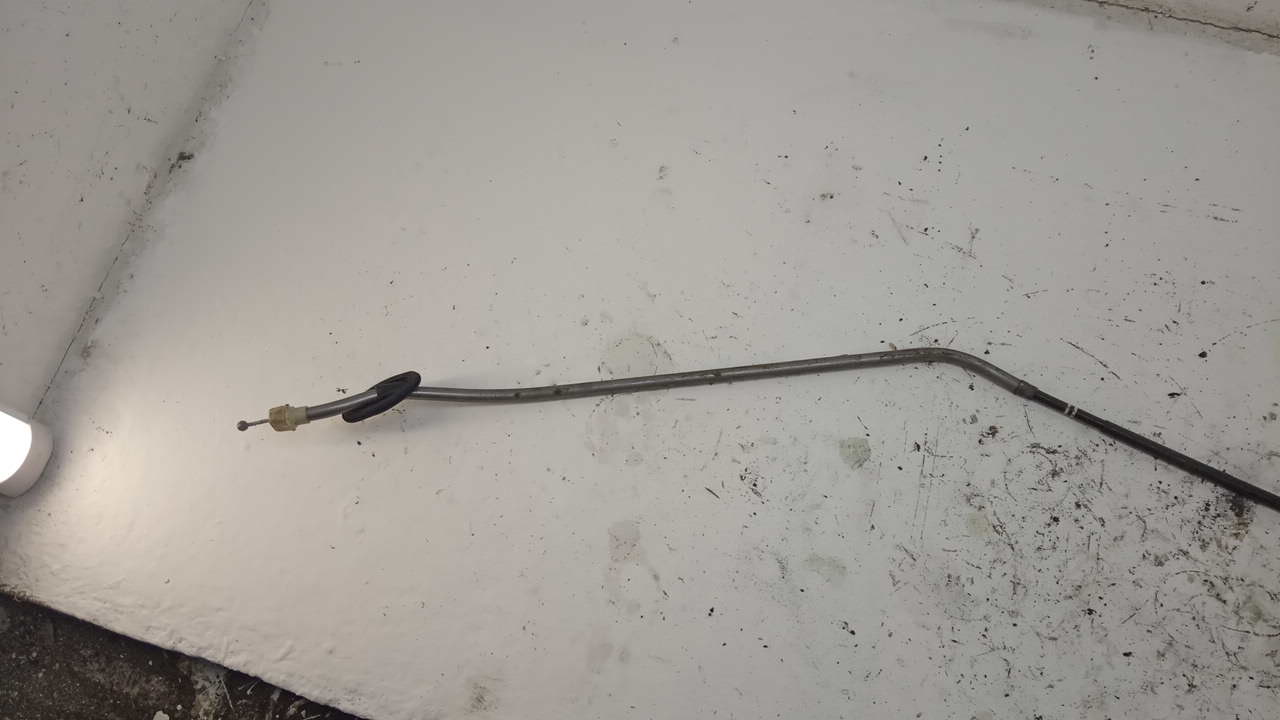 Трос стояночного тормоза