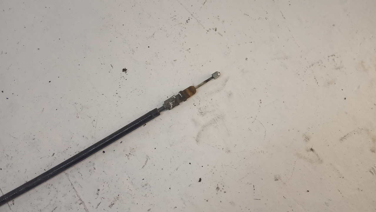 Трос стояночного тормоза