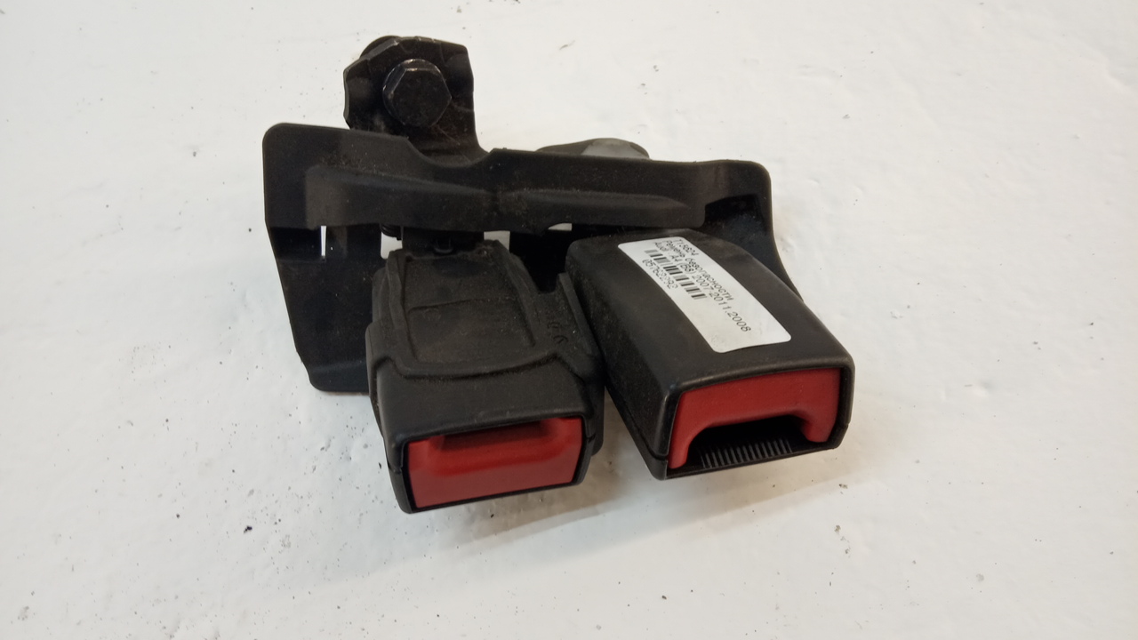 Ответная часть ремня безопасности