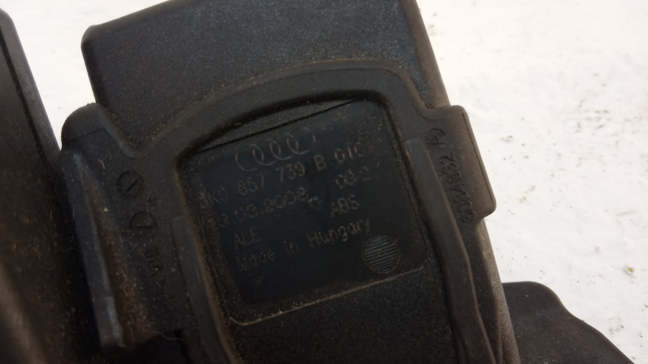 Ответная часть ремня безопасности