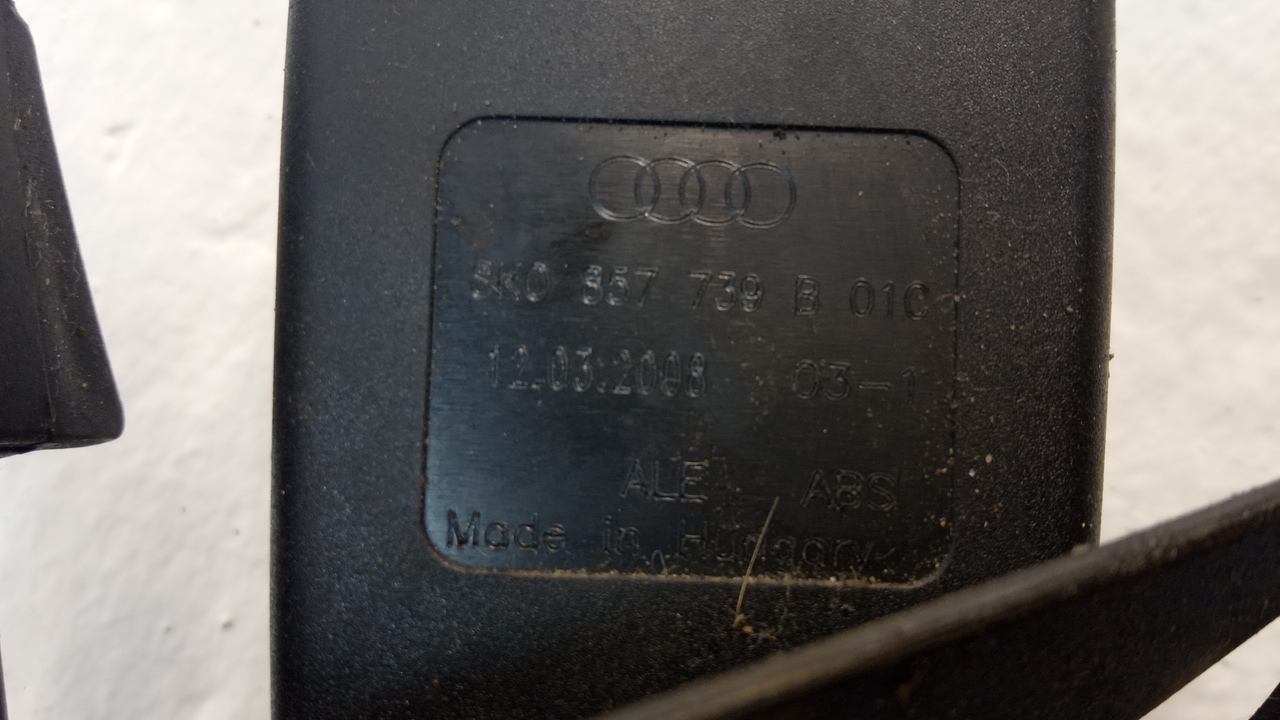 Ответная часть ремня безопасности