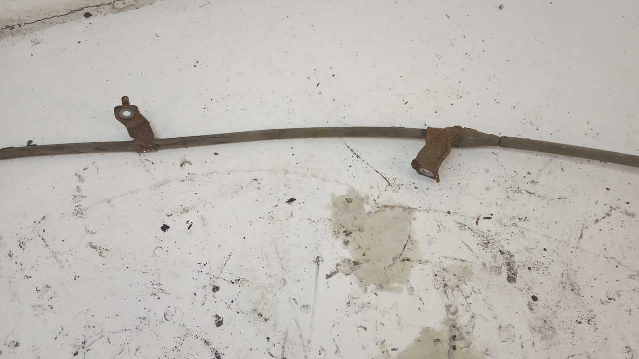 Трос стояночного тормоза правый