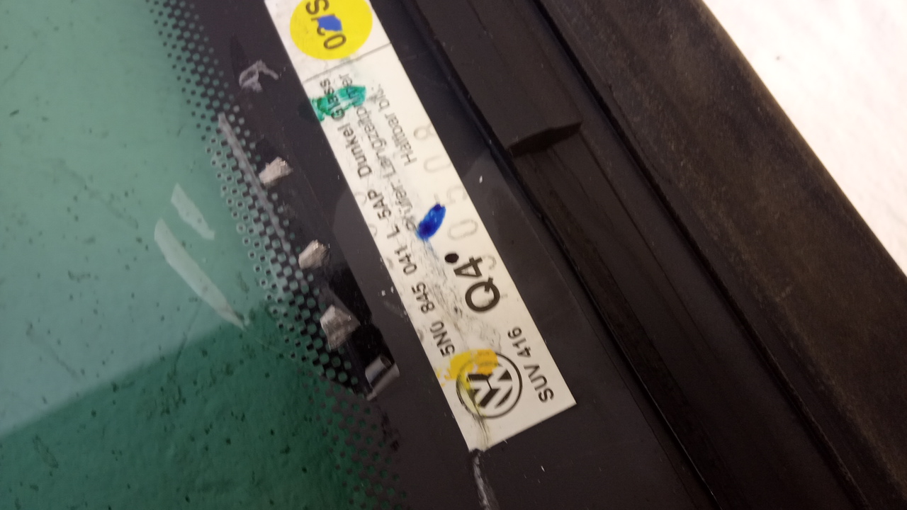 Стекло кузовное глухое левое