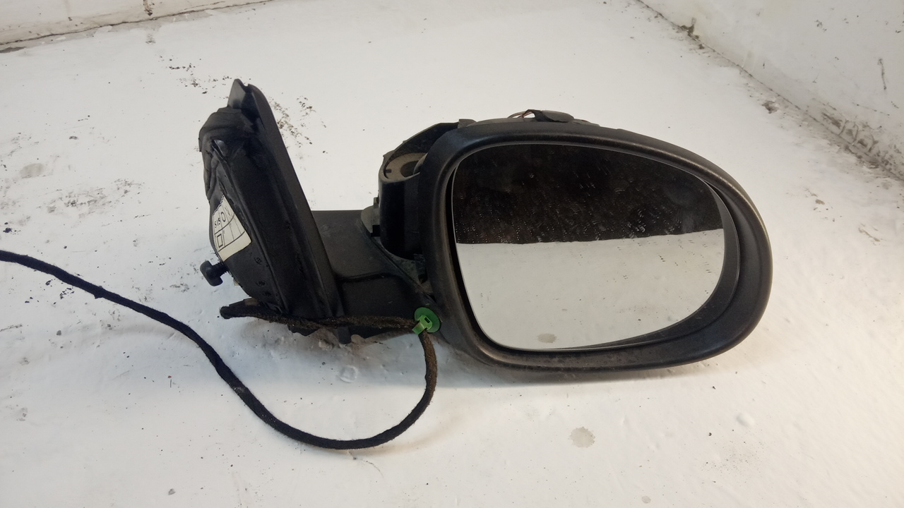 Зеркало правое электрическое