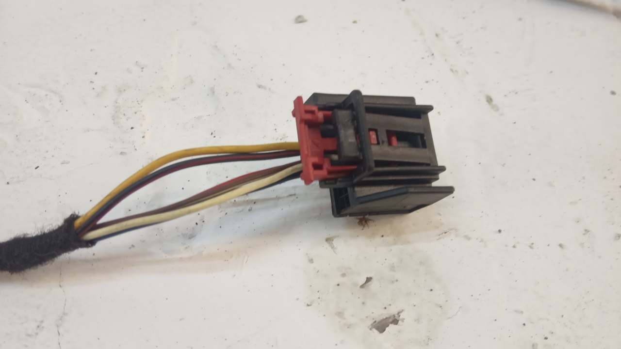 Зеркало правое электрическое