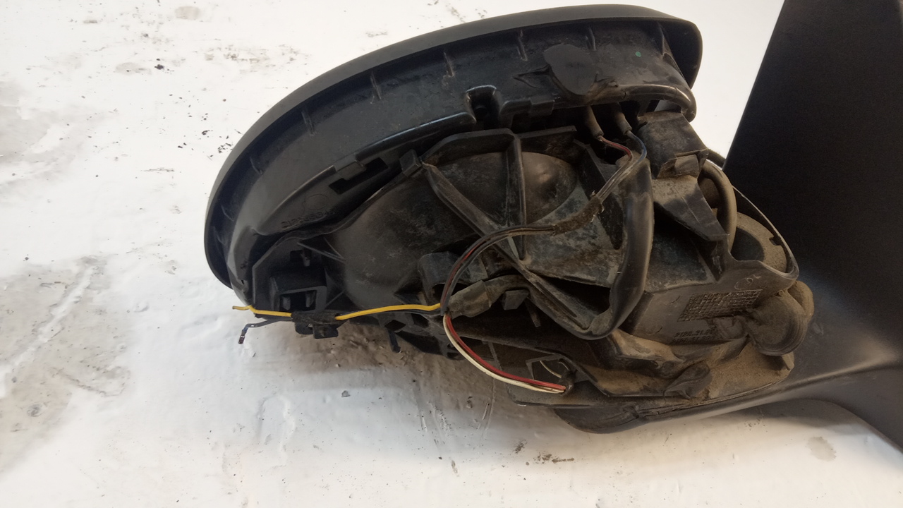 Зеркало правое электрическое