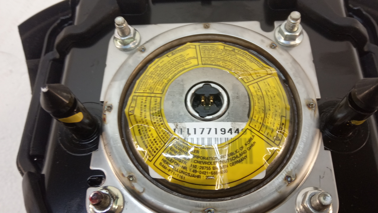 Подушка безопасности в рулевое колесо