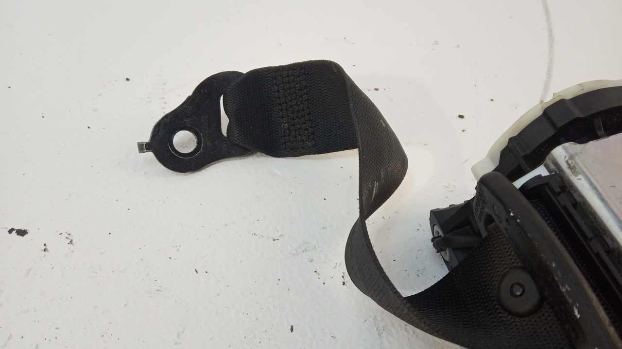 Ремень безопасности