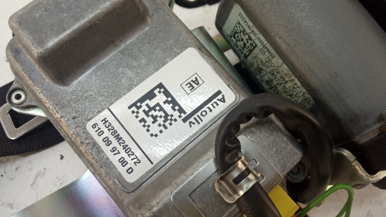 Ремень безопасности с пиропатроном