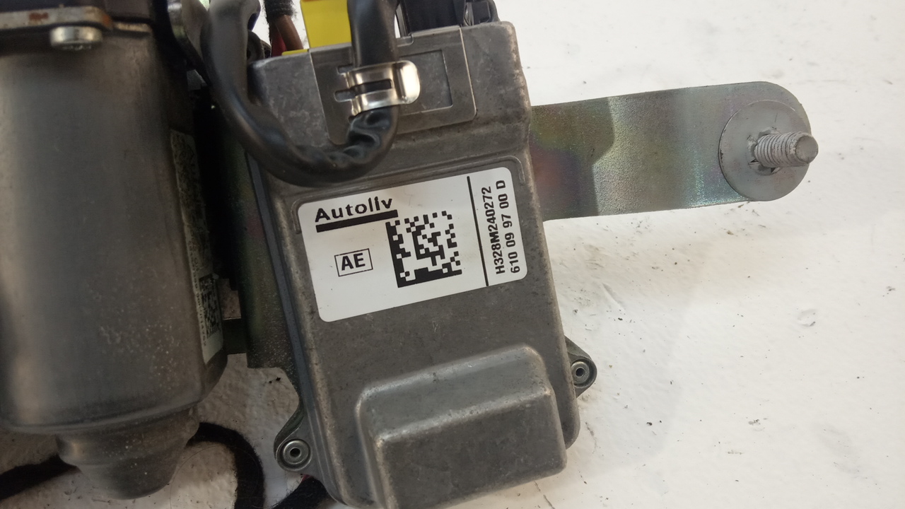 Ремень безопасности с пиропатроном