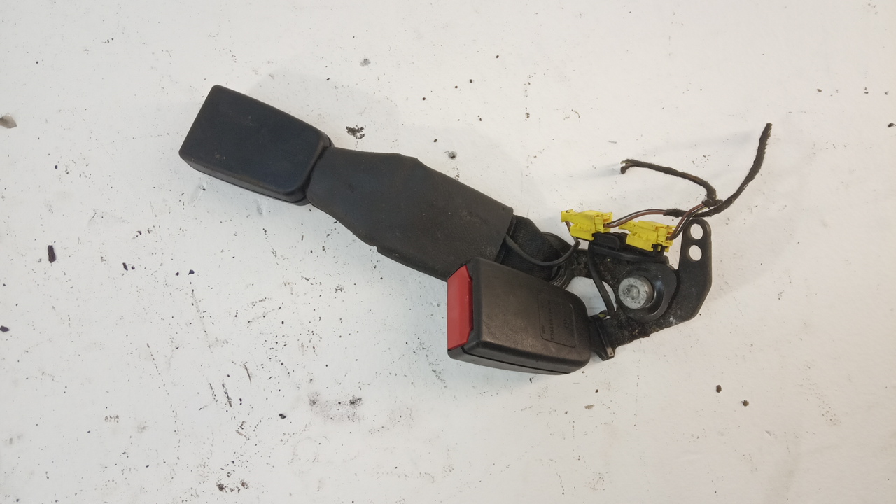 Ответная часть ремня безопасности