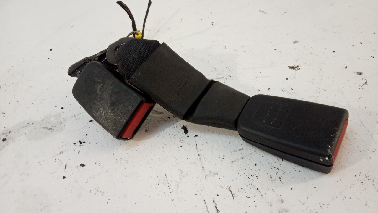 Ответная часть ремня безопасности