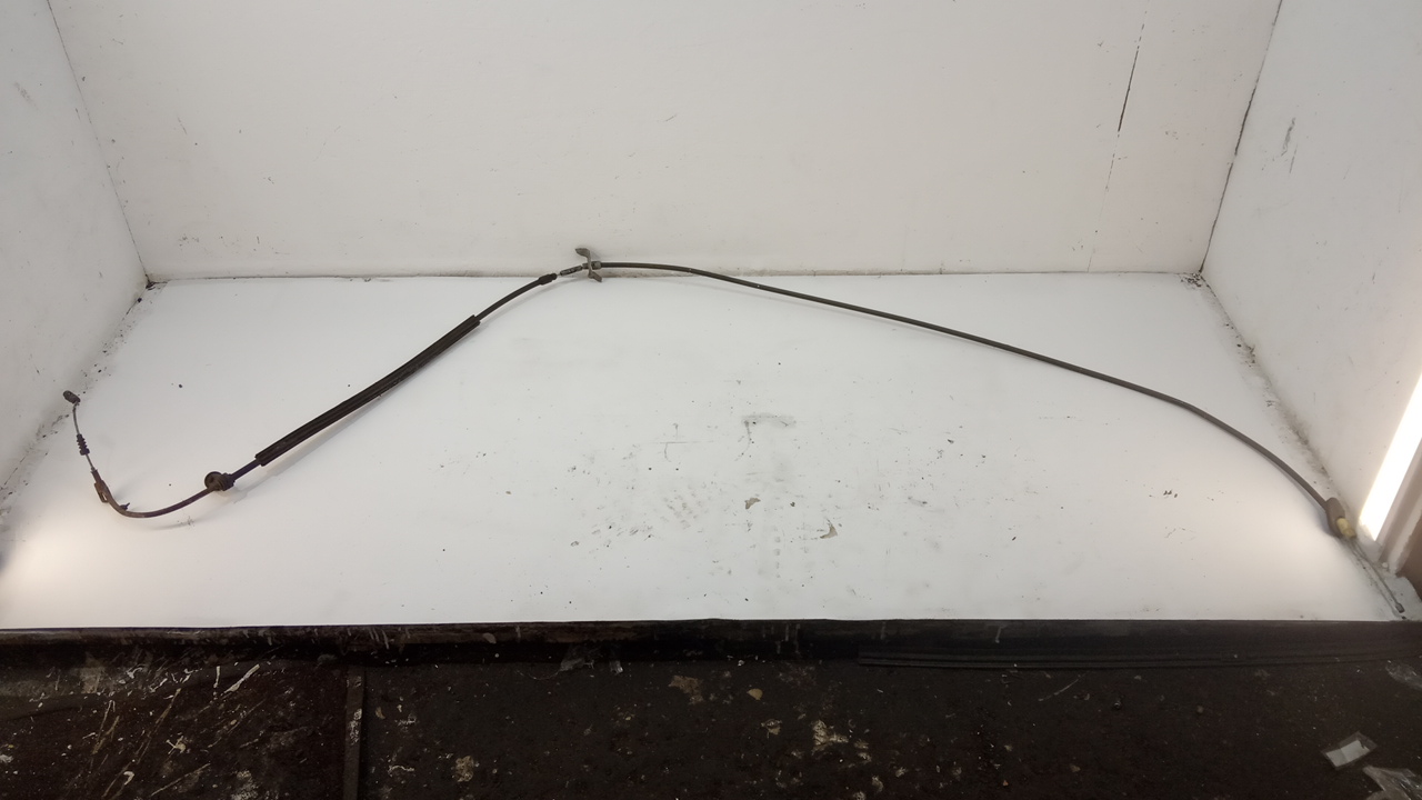 Трос стояночного тормоза центральный